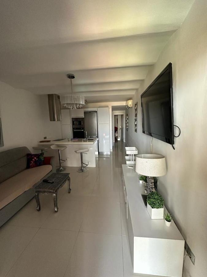 Sun Club Playa Del Aguila By La Piedra Viva Apartment San Bartolome Bagian luar foto